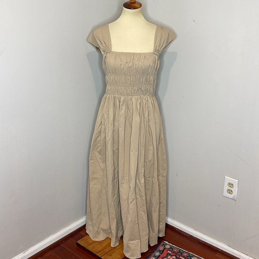 Tuckernuck Pomander Place Biscotti Noah Smocked Dress Size M - Picture 4 of 12